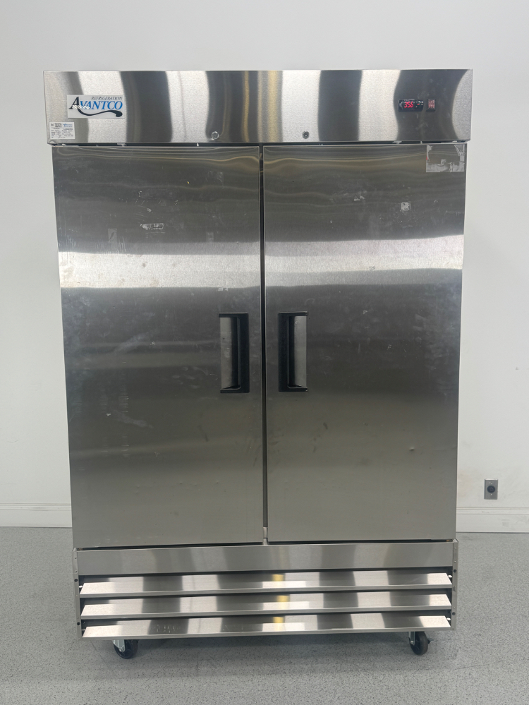 Image of Avantco Refrigeration Solid Door Reach-In Refrigerator